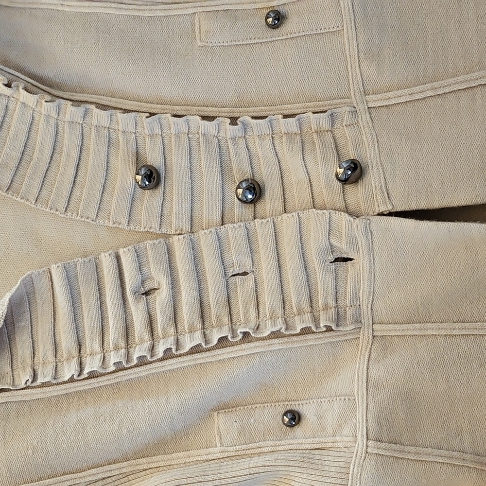 Chic Beige Cardigan with Button Accents - Picture 10 of 12